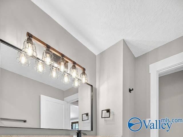 208 Seville Lane, Rainbow City, AL 35906