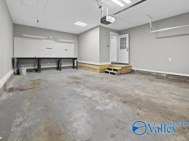 208 Seville Lane, Rainbow City, AL 35906