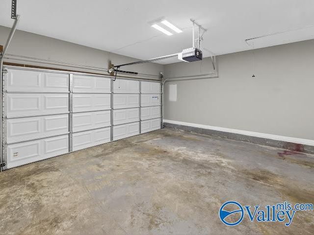 208 Seville Lane, Rainbow City, AL 35906