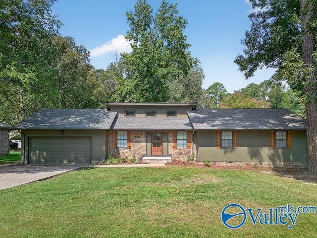 208 Seville Lane, Rainbow City, AL 35906