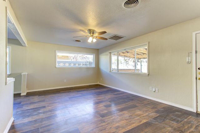 2112 58th Street, Lubbock, TX 79412