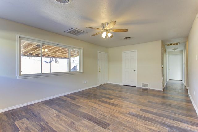 2112 58th Street, Lubbock, TX 79412