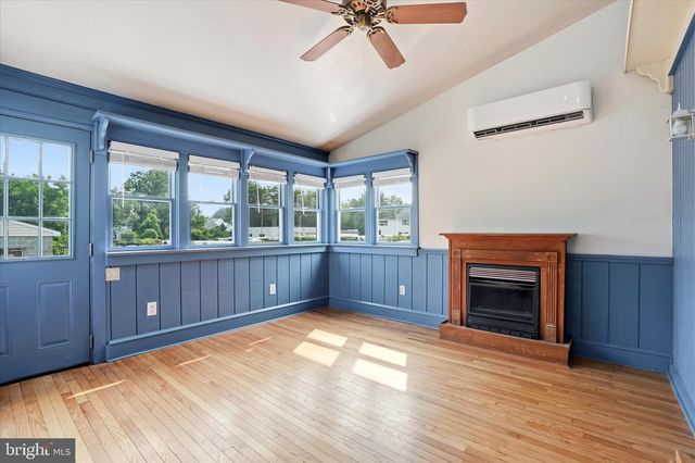 2439 SUSQUEHANNA RD, Abington, PA 19001