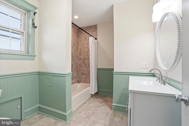 2439 SUSQUEHANNA RD, Abington, PA 19001