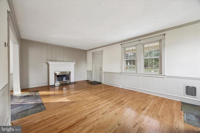 2439 SUSQUEHANNA RD, Abington, PA 19001
