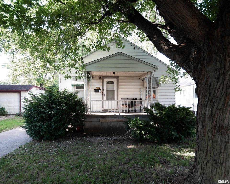 2004 KETTELLE Street, Peoria, IL 61605