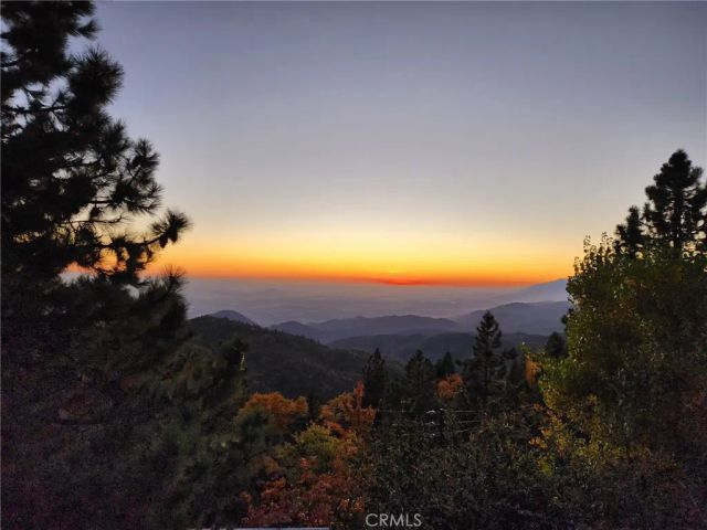 1960 Willow Drive, Running Springs, CA 92382