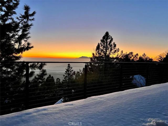 1960 Willow Drive, Running Springs, CA 92382
