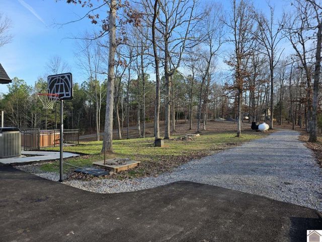 76 Muirfield Way, Benton, KY 42025