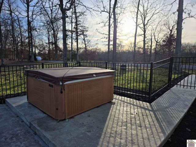 76 Muirfield Way, Benton, KY 42025