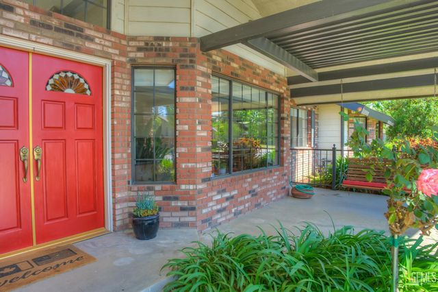9600 Valley Oak Court, Bakersfield, CA 93311