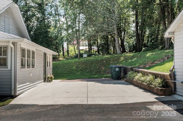 404 Laurel Street NE, Valdese, NC 28690