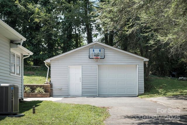 404 Laurel Street NE, Valdese, NC 28690