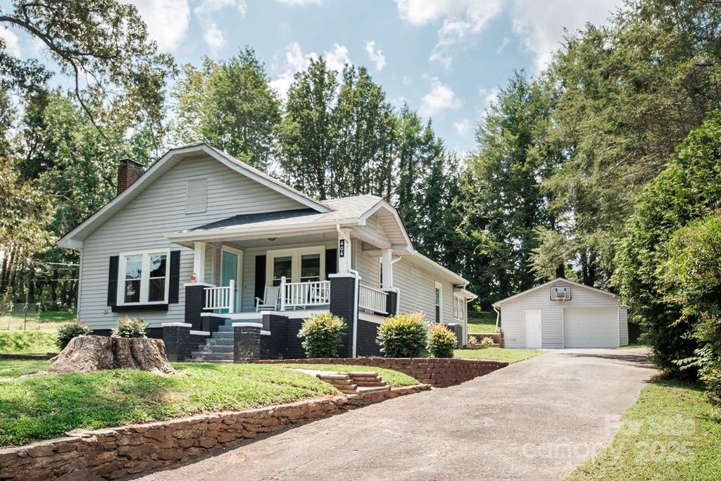 404 Laurel Street NE, Valdese, NC 28690