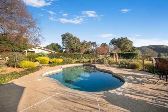 12170 Calle Uvas, Gilroy, CA 95020