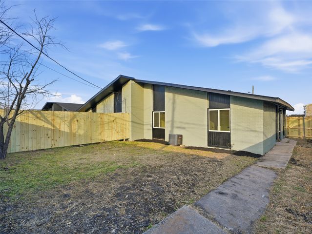 1725 R Avenue, Plano, TX 75074