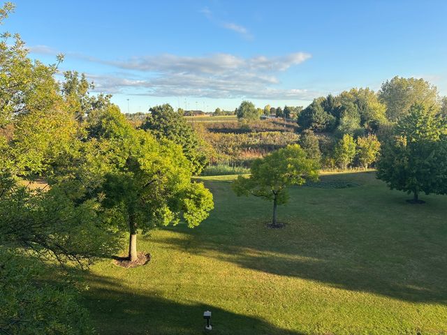 2000 Chestnut Avenue 407, Glenview, IL 60025