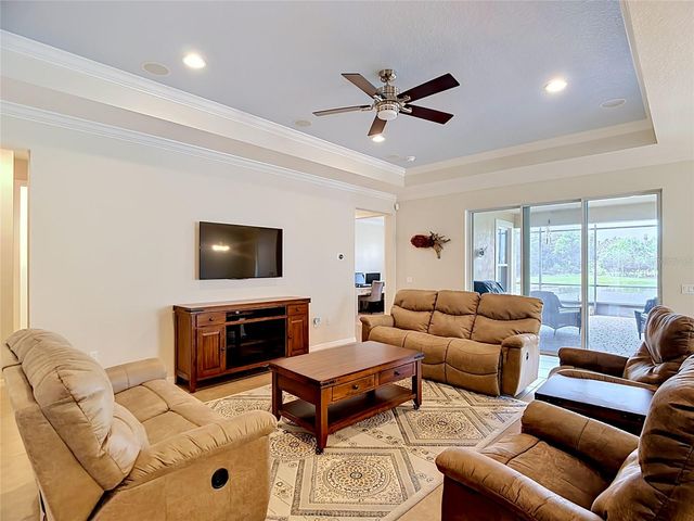686 IRVINE RANCH RD, Poinciana, FL 34759