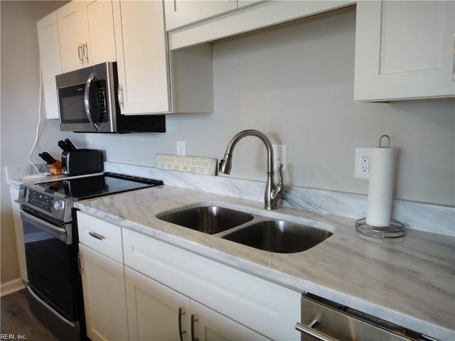 3558 Shore Dr Apt 305, Virginia Beach, VA 23455