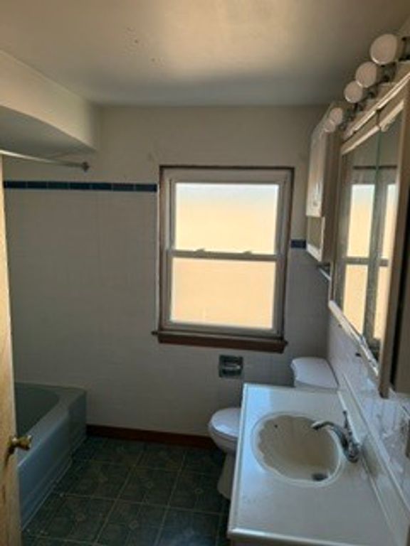 8049 S Damen Avenue, Chicago, IL 60620 — photo 5