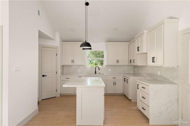 2821 E Wisconsin Road, Edinburg, TX 78542