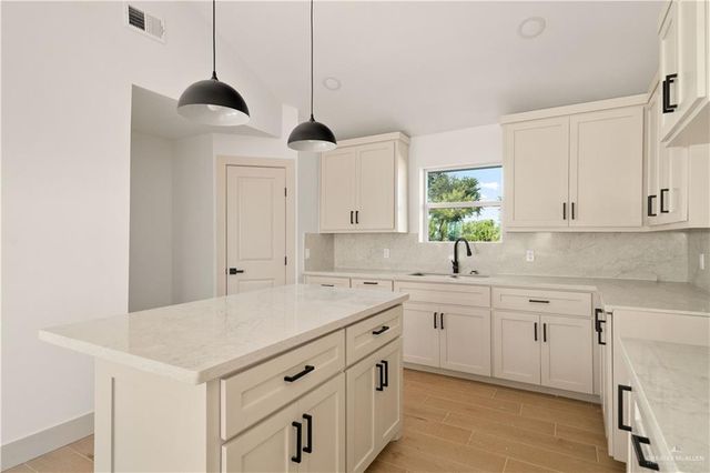 2821 E Wisconsin Road, Edinburg, TX 78542