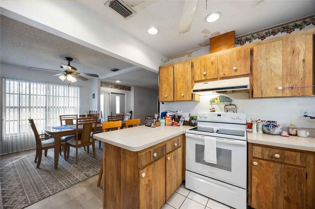 2902 42ND STREET W, Bradenton, FL 34205