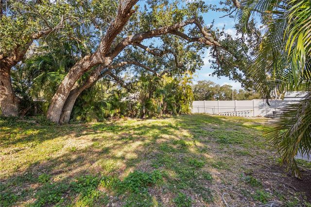 2902 42ND STREET W, Bradenton, FL 34205