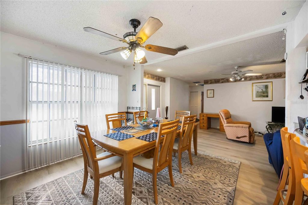 Image 11 of property listing at 2902 42ND STREET W, Bradenton, FL 34205