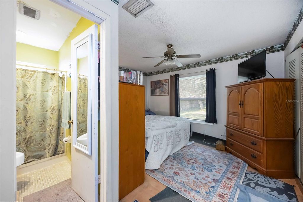 Image 24 of property listing at 2902 42ND STREET W, Bradenton, FL 34205