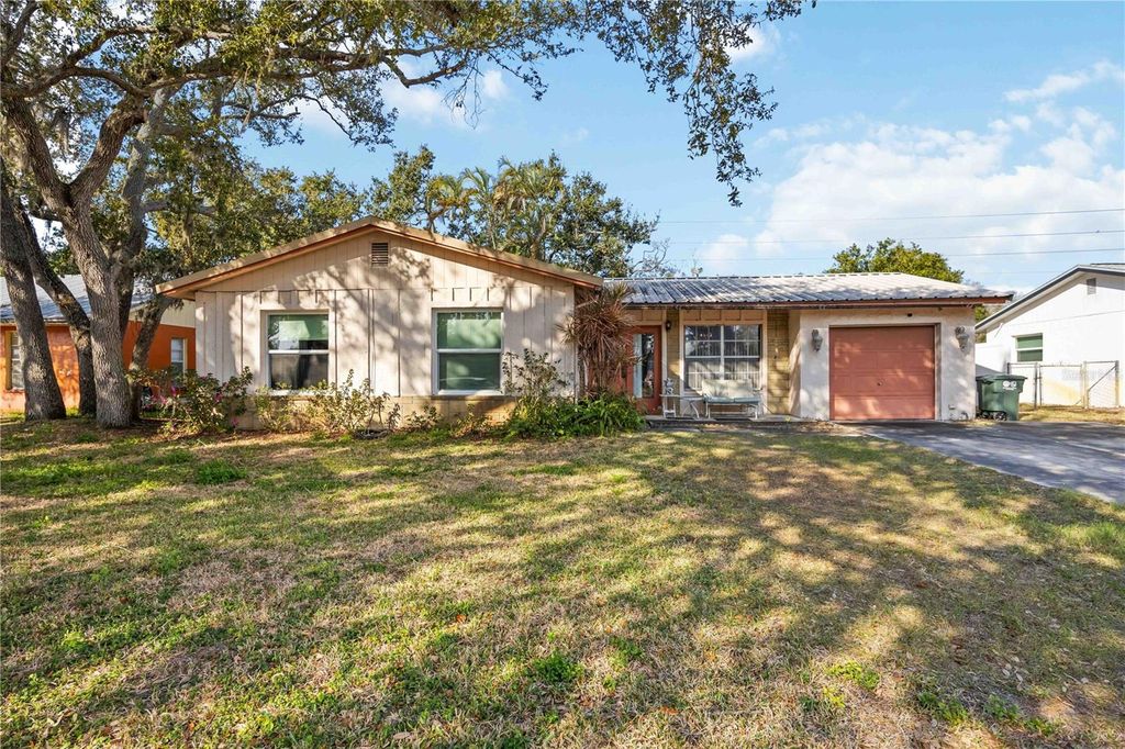 Image 4 of property listing at 2902 42ND STREET W, Bradenton, FL 34205