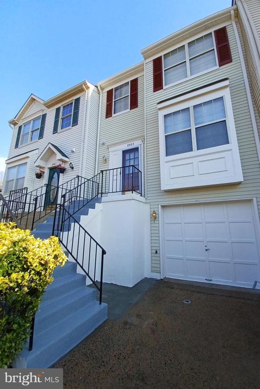 8503 CHARNWOOD CT, Manassas, VA 20111