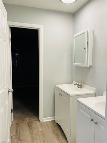 5611 Banbury CT, Virginia Beach, VA 23462