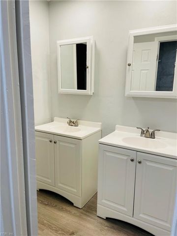 5611 Banbury CT, Virginia Beach, VA 23462