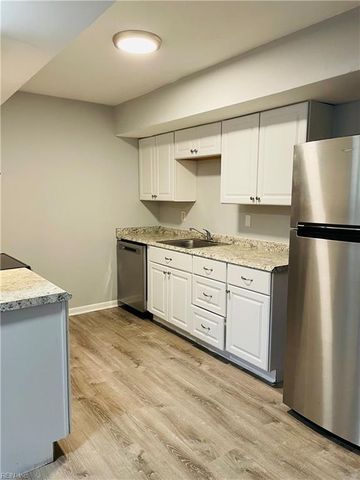 5611 Banbury CT, Virginia Beach, VA 23462