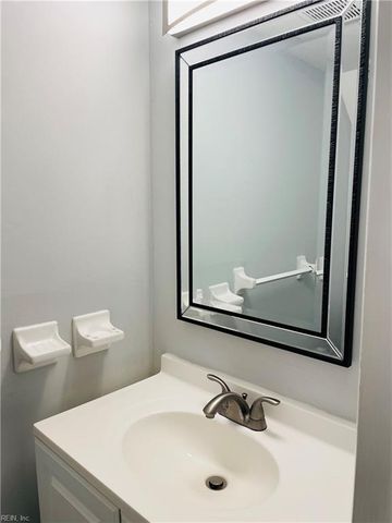 5611 Banbury CT, Virginia Beach, VA 23462