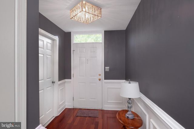 408 AMBERLEIGH DR, Pennington, NJ 08534
