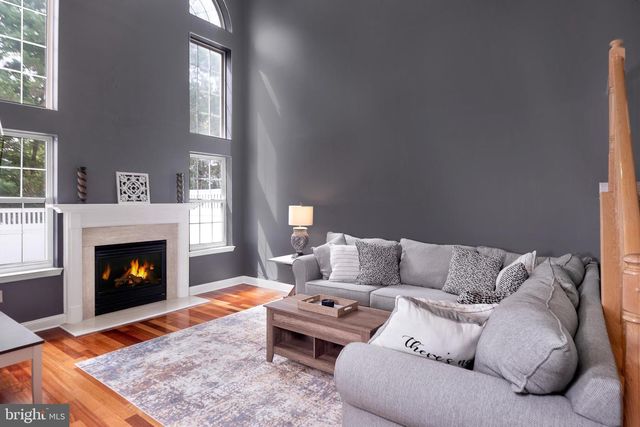 408 AMBERLEIGH DR, Pennington, NJ 08534