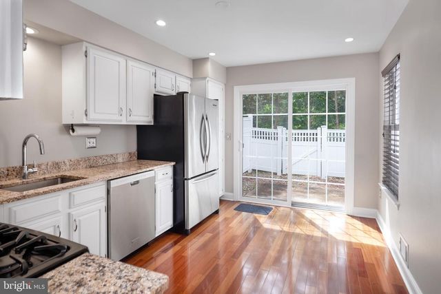 408 AMBERLEIGH DR, Pennington, NJ 08534