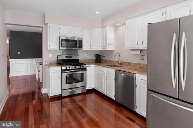408 AMBERLEIGH DR, Pennington, NJ 08534