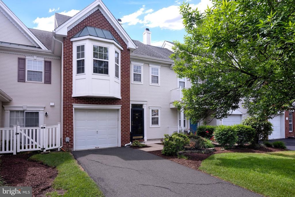 408 AMBERLEIGH DR, Pennington, NJ 08534
