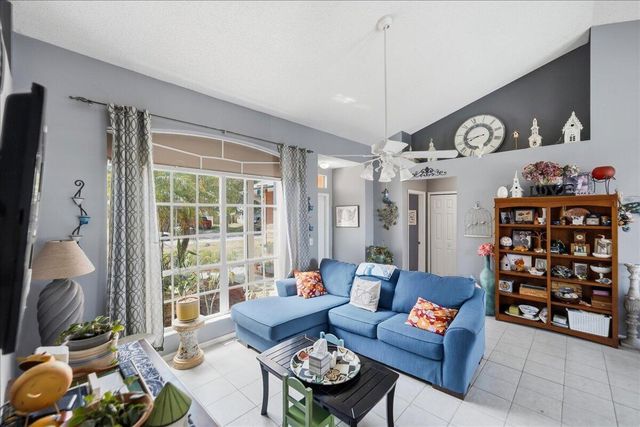 437 SW Kaabe Avenue, Port St. Lucie, FL 34953