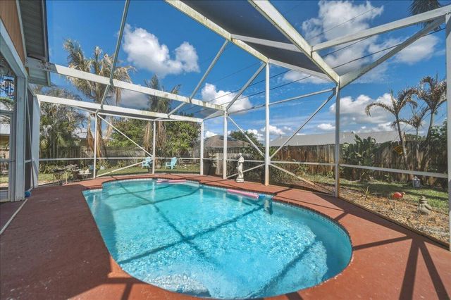 437 SW Kaabe Avenue, Port St. Lucie, FL 34953