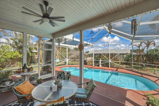 437 SW Kaabe Avenue, Port St. Lucie, FL 34953