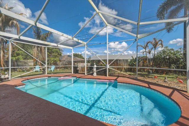 437 SW Kaabe Avenue, Port St. Lucie, FL 34953