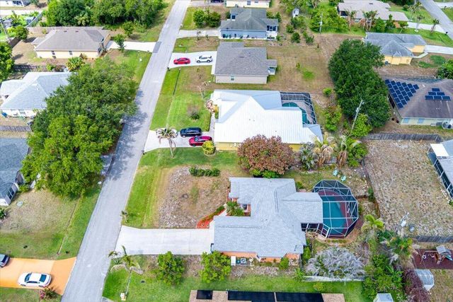437 SW Kaabe Avenue, Port St. Lucie, FL 34953