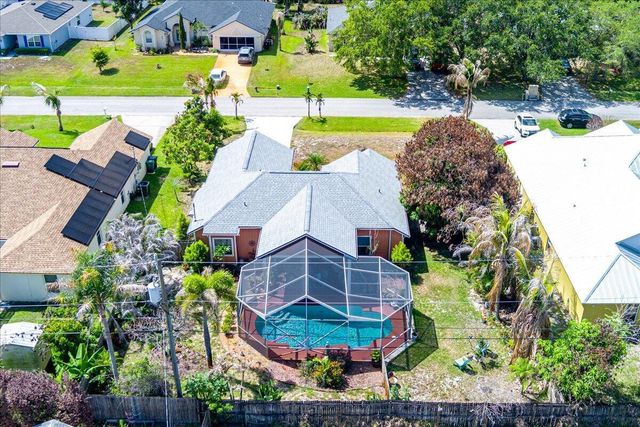 437 SW Kaabe Avenue, Port St. Lucie, FL 34953