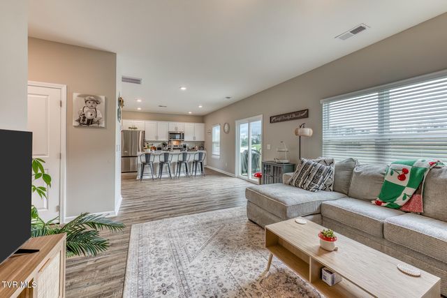 90 Thistle Drive, Bluff City, TN 37618