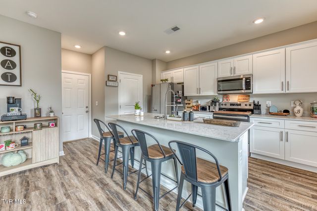 90 Thistle Drive, Bluff City, TN 37618