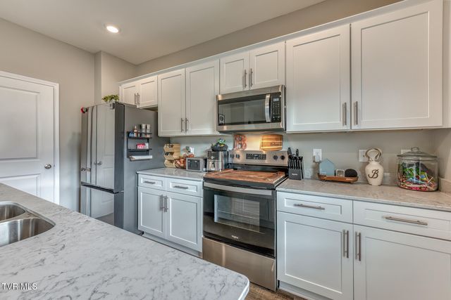90 Thistle Drive, Bluff City, TN 37618